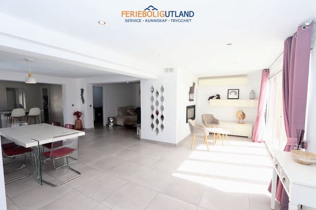 4 chambre Villa/Maison à vendre à Los Balcones avec piscine garage - 525 000 € (Ref: 10095475)