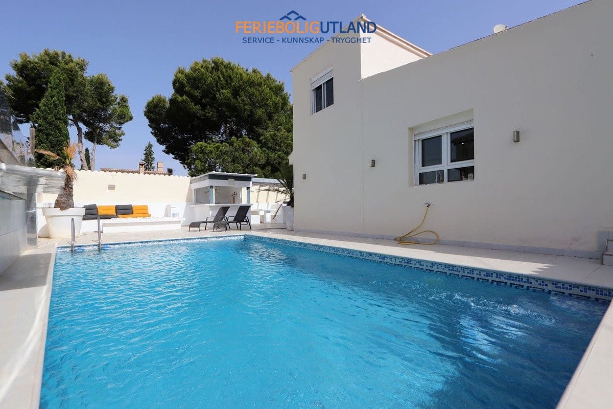 4 chambre Villa/Maison à vendre à Los Balcones avec piscine garage - 525 000 € (Ref: 10095475)
