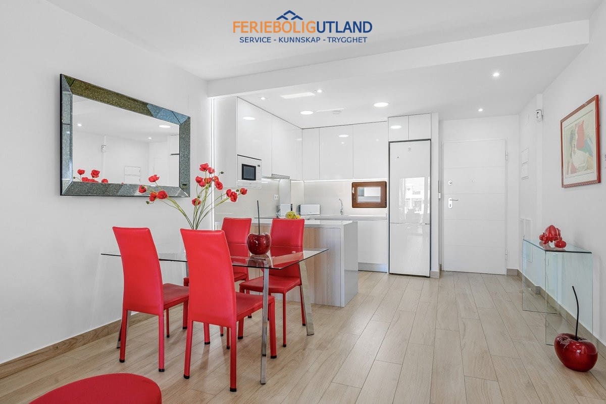 2 soverom Penthouse til salgs i Torrevieja med svømmebasseng garasje - € 295 000 (Ref: 10095713)