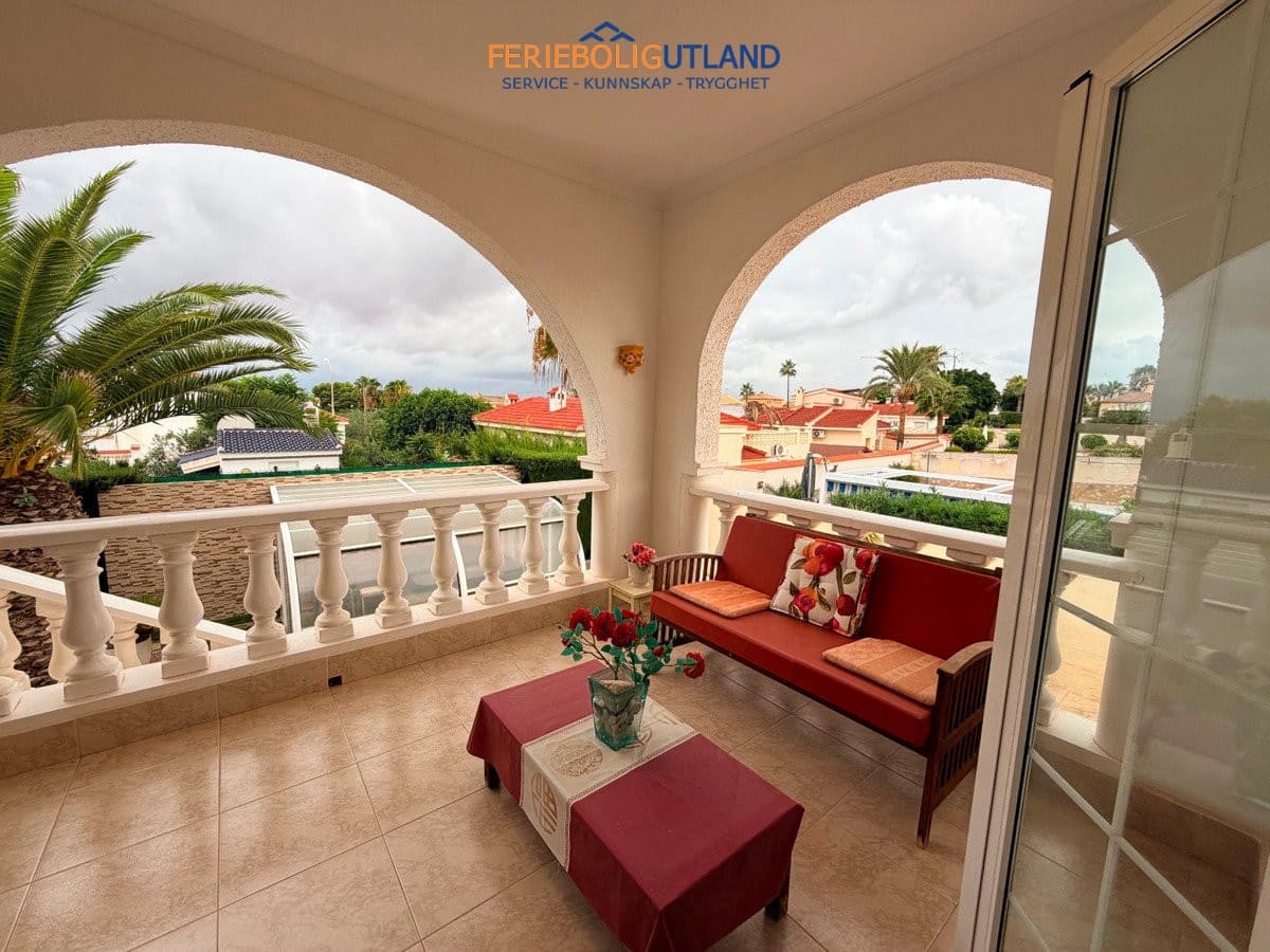 5 soverom Villa til salgs i Ciudad Quesada med svømmebasseng garasje - € 770 000 (Ref: 10095714)
