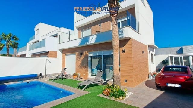 3 soveværelse Villa til salg i Pilar de la Horadada ciudad, Pilar de la Horadada med swimmingpool garage - € 450.000 (Ref: 10098620)
