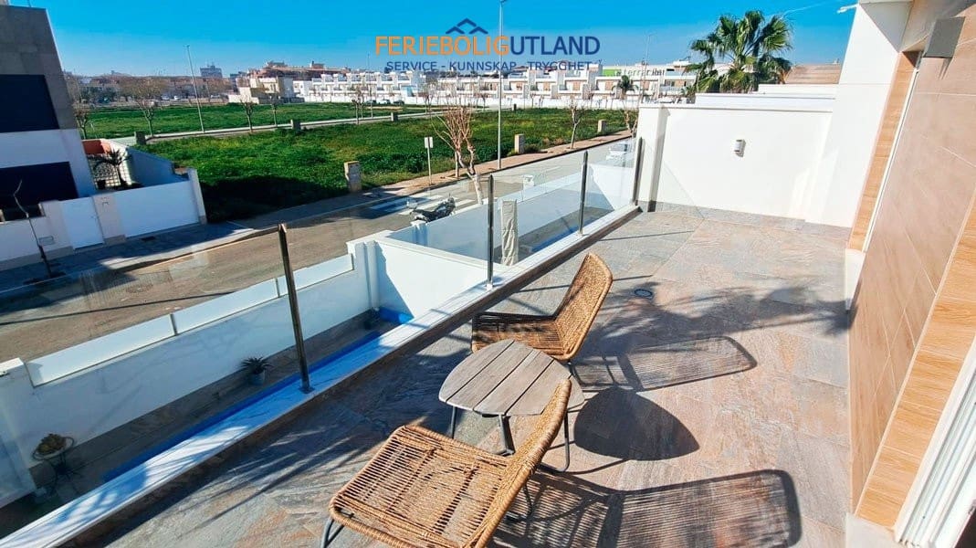 3 soveværelse Villa til salg i Pilar de la Horadada med swimmingpool garage - € 450.000 (Ref: 10098620)