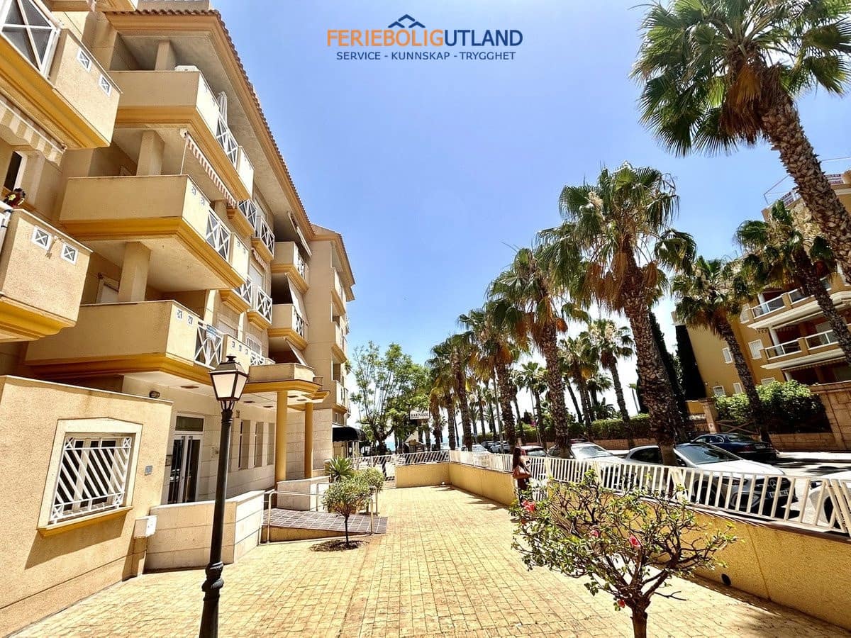 Apartamento de 2 habitaciones en Cabo Roig en venta con piscina garaje - 229.995 € (Ref: 10100532)