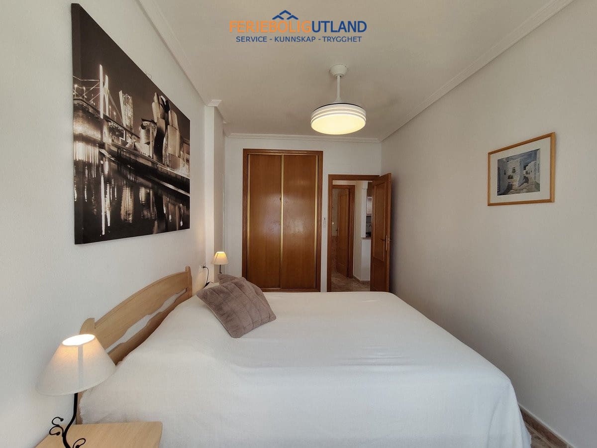 Apartamento de 2 habitaciones en Cabo Roig en venta con piscina garaje - 229.995 € (Ref: 10100532)