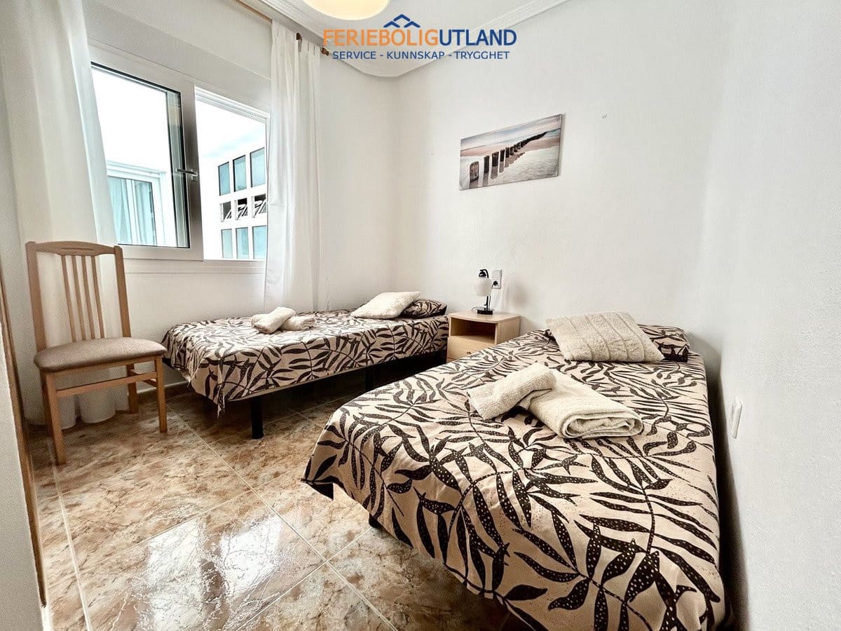 Apartamento de 2 habitaciones en Cabo Roig en venta con piscina garaje - 229.995 € (Ref: 10100532)
