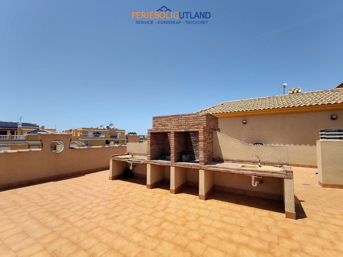 Apartamento de 2 habitaciones en Cabo Roig en venta con piscina garaje - 229.995 € (Ref: 10100532)