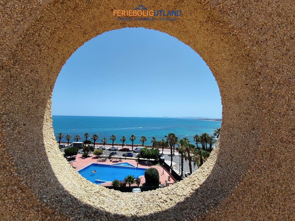 Apartamento de 2 habitaciones en Cabo Roig en venta con piscina garaje - 229.995 € (Ref: 10100532)