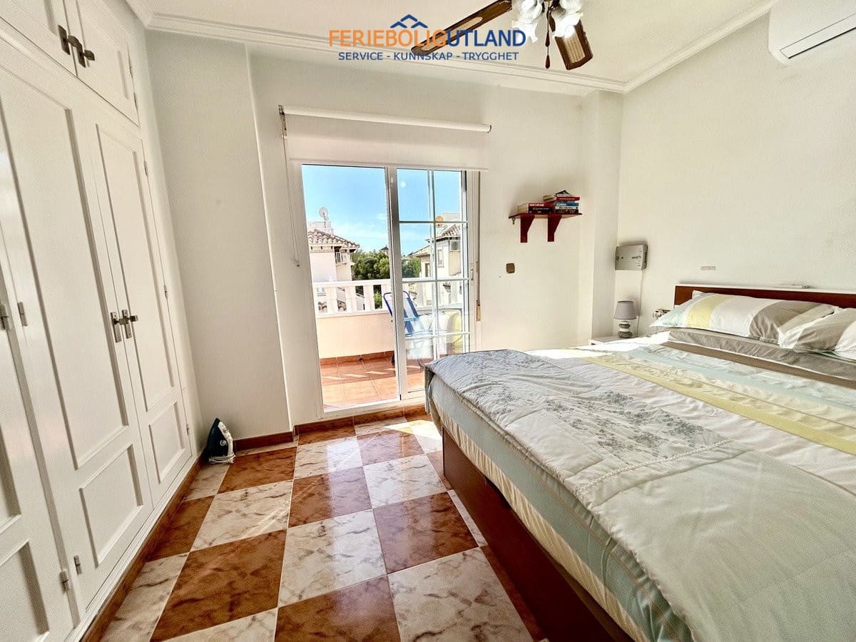 2 soveværelse Byhus til salg i Cabo Roig med swimmingpool garage - € 219.995 (Ref: 10100535)