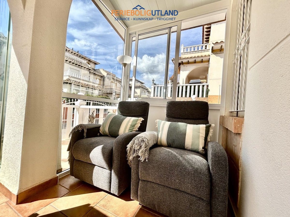 2 soveværelse Byhus til salg i Cabo Roig med swimmingpool garage - € 219.995 (Ref: 10100535)
