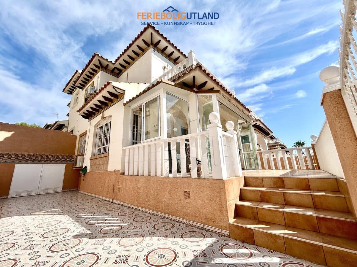 2 soveværelse Byhus til salg i Cabo Roig med swimmingpool garage - € 219.995 (Ref: 10100535)