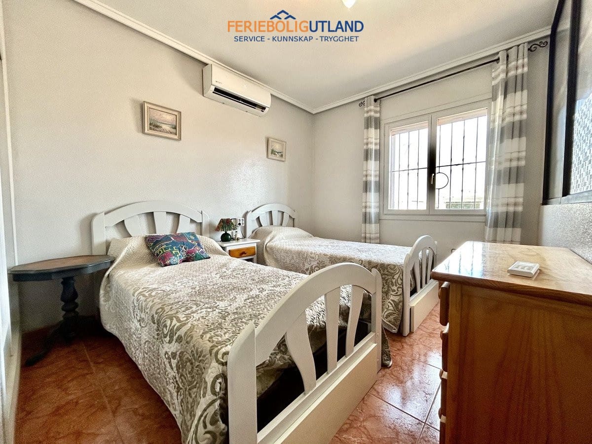 2 sovrum Hus till salu i Playa Flamenca med pool garage - 219 500 € (Ref: 10101154)