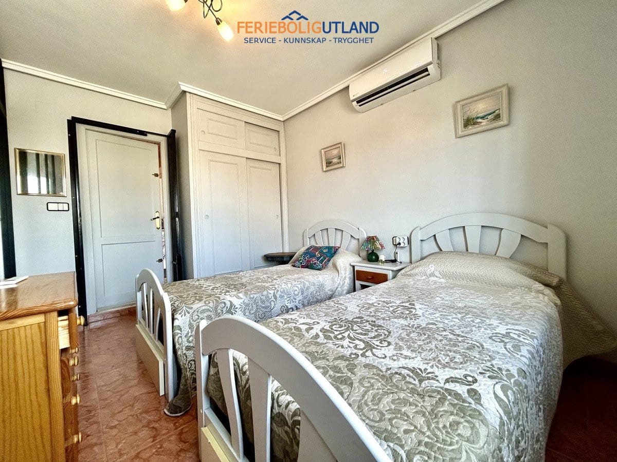 2 sovrum Hus till salu i Playa Flamenca med pool garage - 219 500 € (Ref: 10101154)