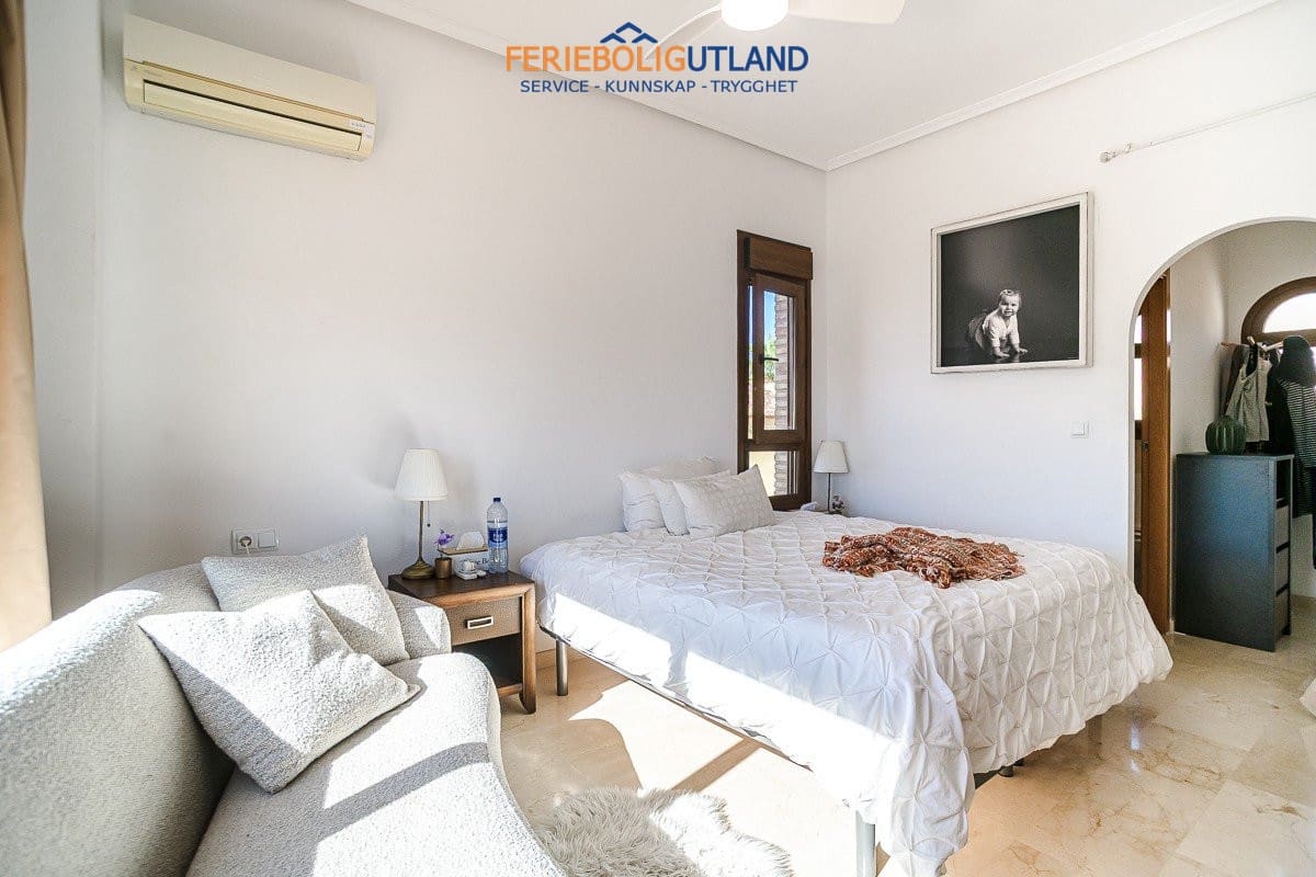 3 slaapkamer Villa te koop in Algorfa met zwembad - € 389.000 (Ref: 10101155)