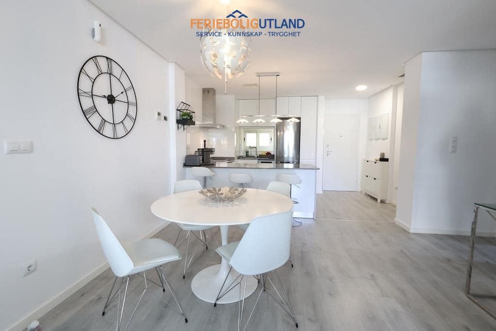 2 soveværelse Lejlighed til salg i Villamartin med swimmingpool garage - € 289.000 (Ref: 10101158)