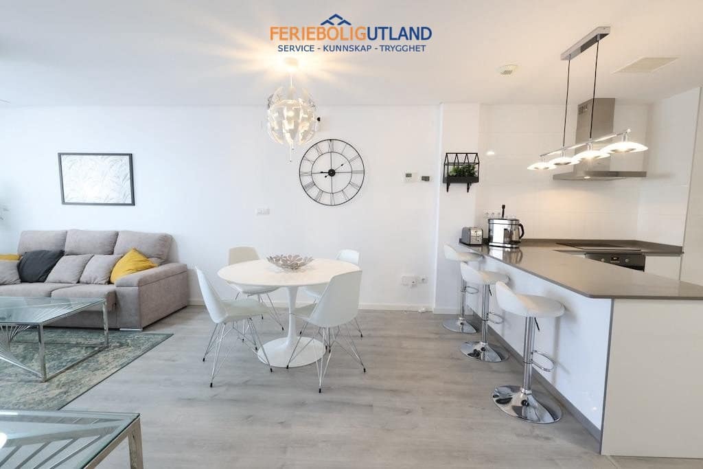 2 soveværelse Lejlighed til salg i Villamartin med swimmingpool garage - € 289.000 (Ref: 10101158)