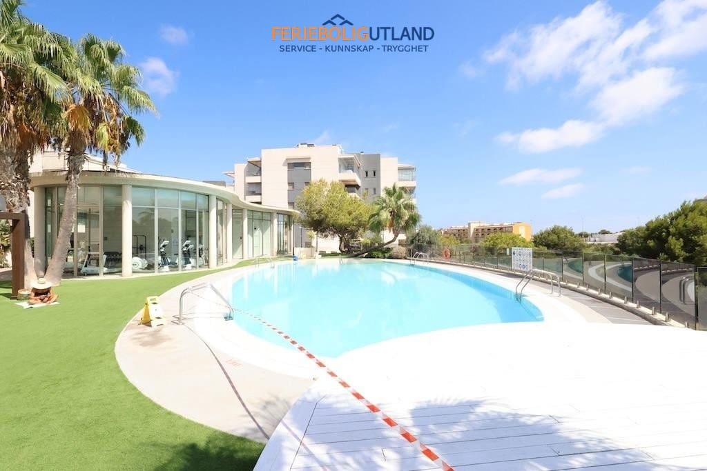 2 soveværelse Lejlighed til salg i Villamartin med swimmingpool garage - € 289.000 (Ref: 10101158)