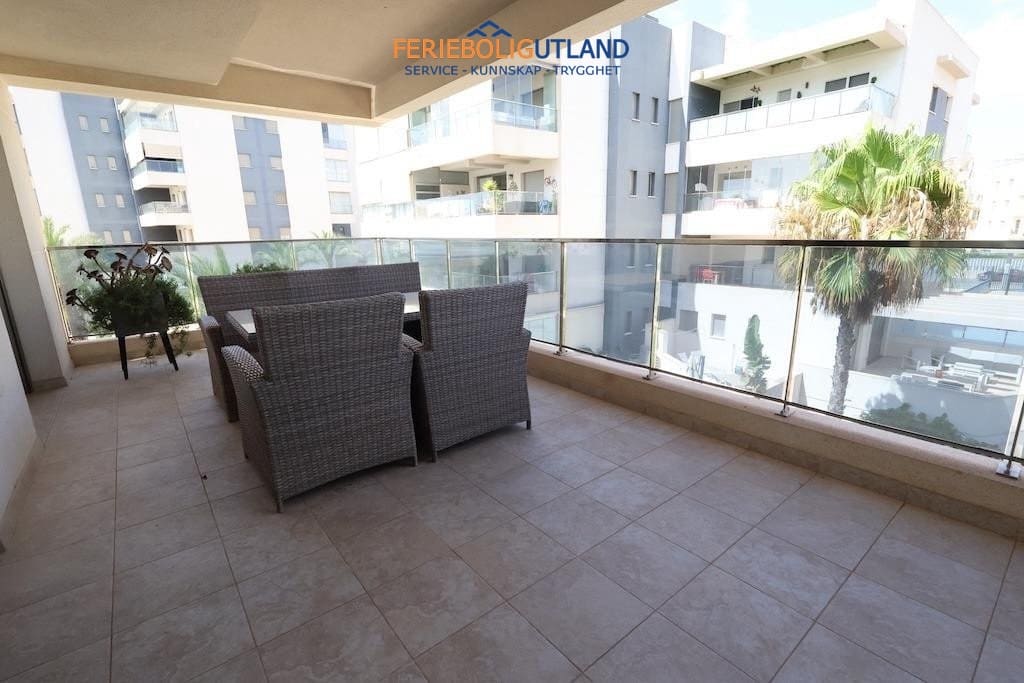 2 soveværelse Lejlighed til salg i Villamartin med swimmingpool garage - € 289.000 (Ref: 10101158)