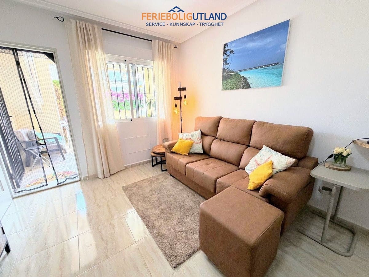 2 soveværelse Lejlighed til salg i Villamartin med swimmingpool garage - € 219.000 (Ref: 10101162)