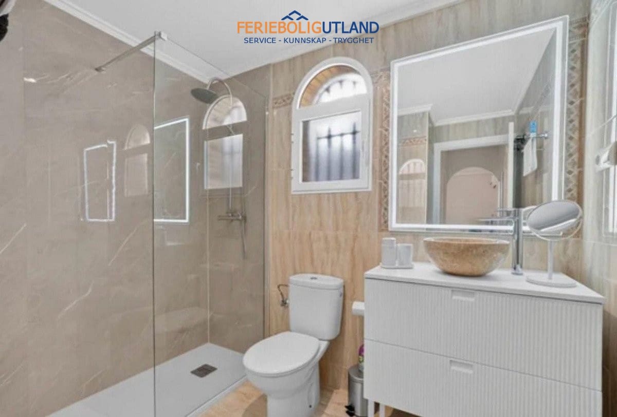 2 soveværelse Lejlighed til salg i Villamartin med swimmingpool garage - € 219.000 (Ref: 10101162)