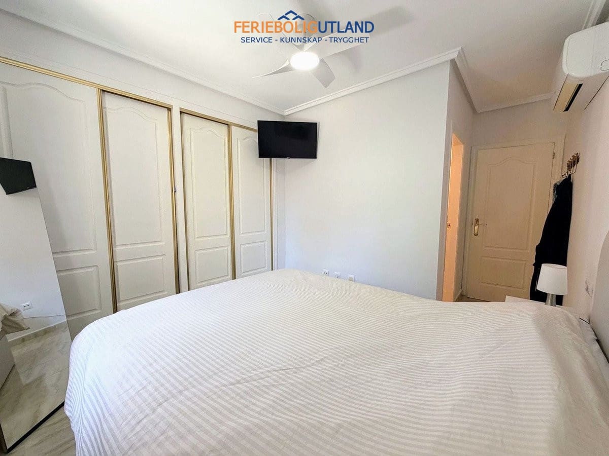 2 soveværelse Lejlighed til salg i Villamartin med swimmingpool garage - € 219.000 (Ref: 10101162)