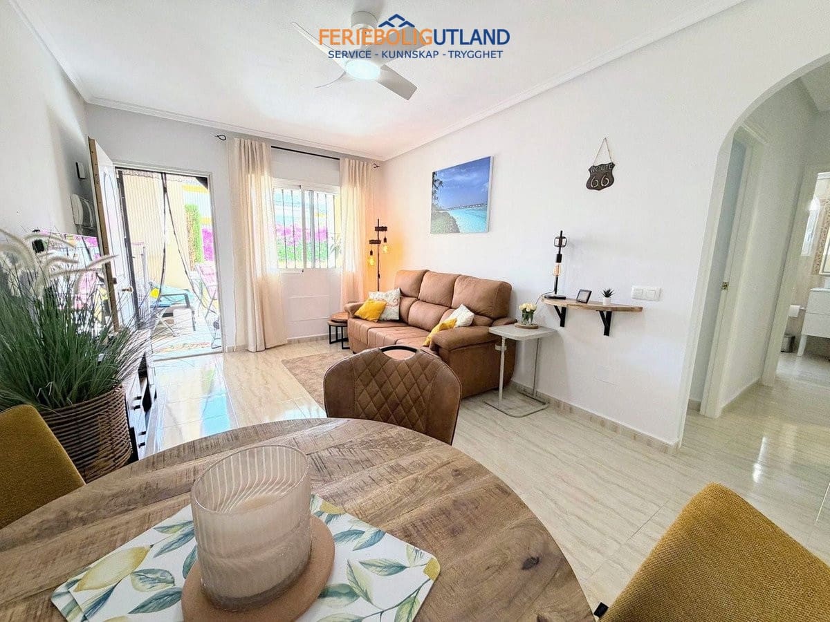 2 soveværelse Lejlighed til salg i Villamartin med swimmingpool garage - € 219.000 (Ref: 10101162)