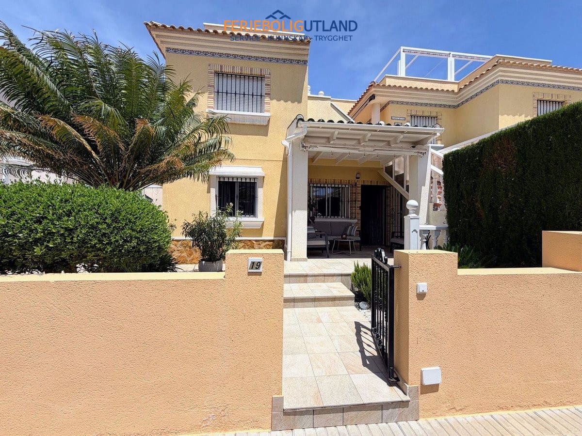 2 soveværelse Lejlighed til salg i Villamartin med swimmingpool garage - € 219.000 (Ref: 10101162)