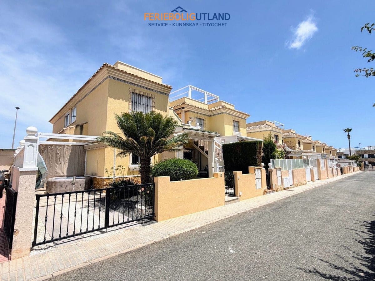 2 soveværelse Lejlighed til salg i Villamartin med swimmingpool garage - € 219.000 (Ref: 10101162)