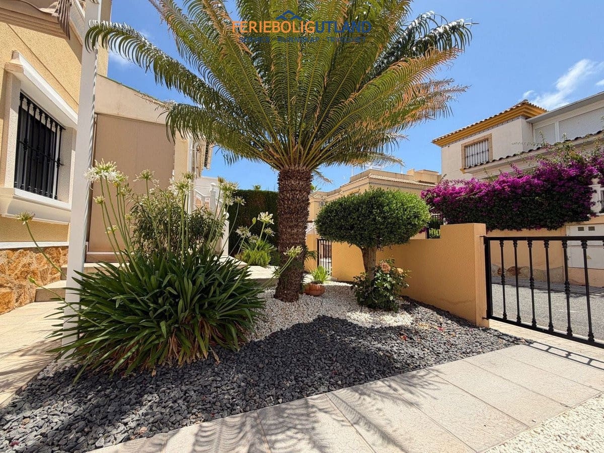 2 soveværelse Lejlighed til salg i Villamartin med swimmingpool garage - € 219.000 (Ref: 10101162)