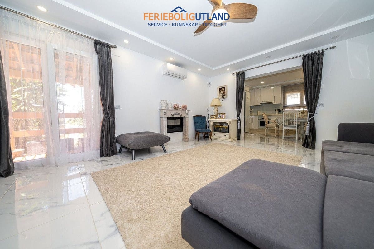 4 slaapkamer Villa te koop in Pilar de la Horadada met zwembad - € 395.000 (Ref: 10112140)