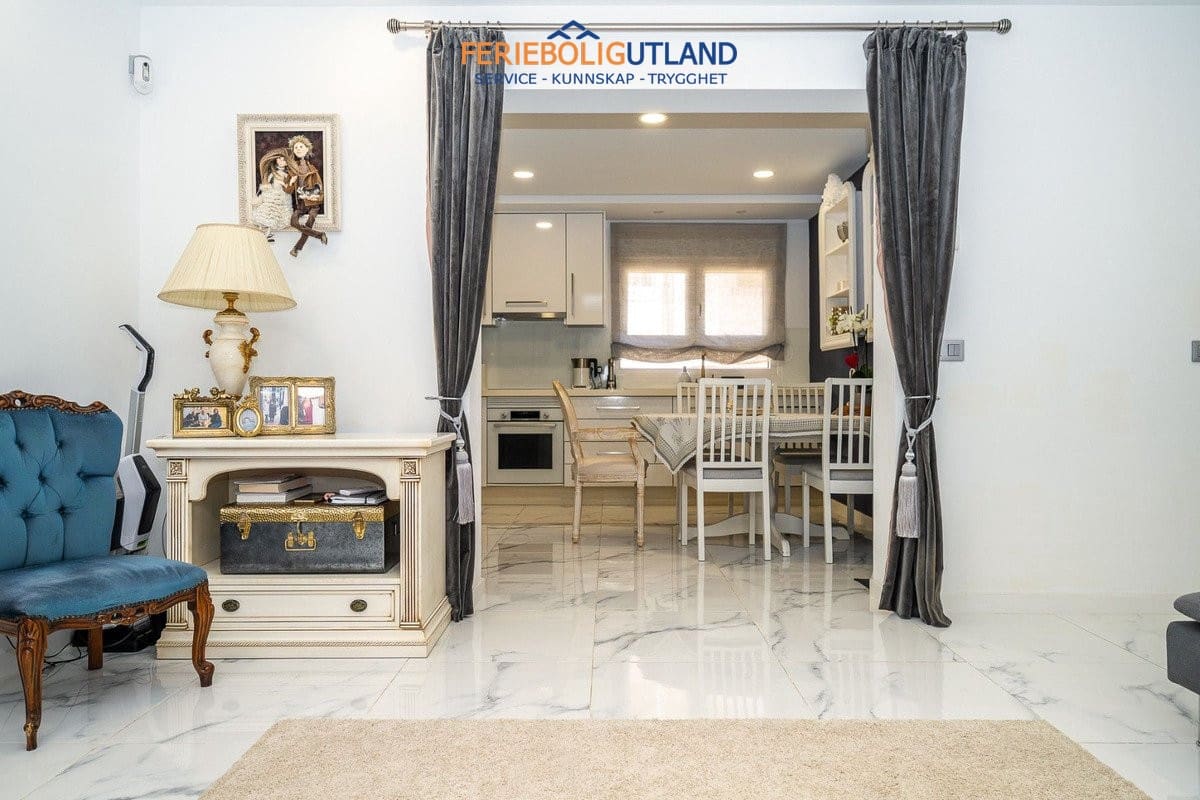 4 slaapkamer Villa te koop in Pilar de la Horadada met zwembad - € 395.000 (Ref: 10112140)