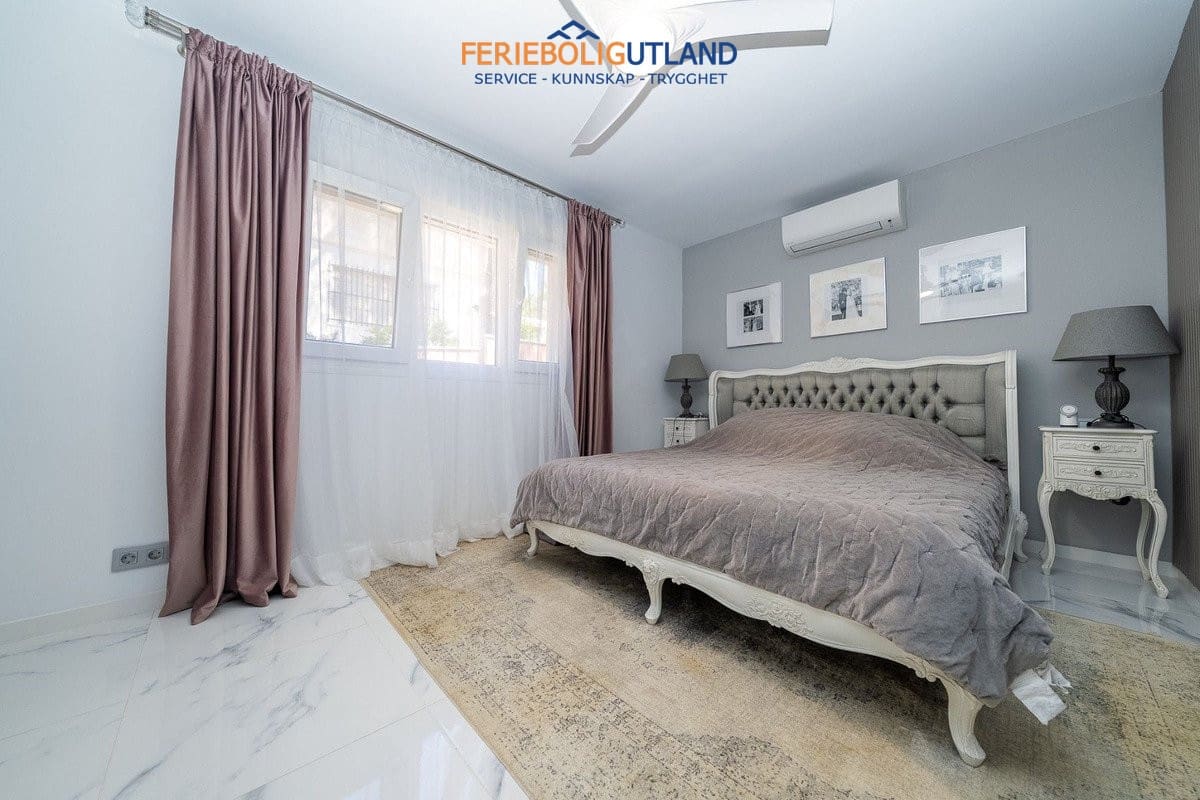4 slaapkamer Villa te koop in Pilar de la Horadada met zwembad - € 395.000 (Ref: 10112140)