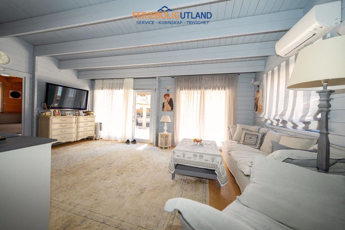 4 slaapkamer Villa te koop in Pilar de la Horadada met zwembad - € 395.000 (Ref: 10112140)