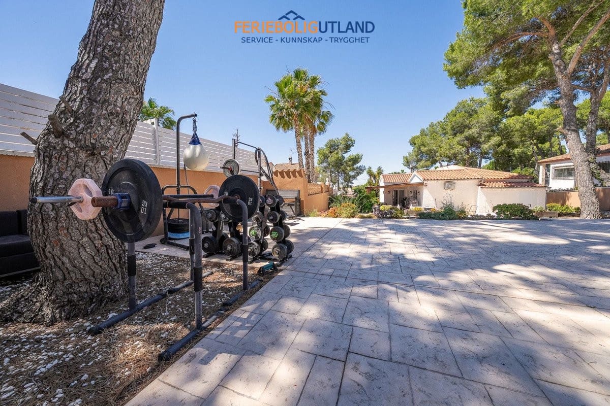 4 slaapkamer Villa te koop in Pilar de la Horadada met zwembad - € 395.000 (Ref: 10112140)