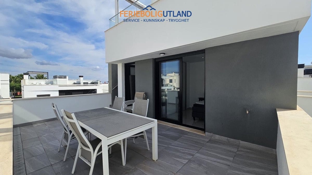 6 soveværelse Villa til salg i Villamartin med swimmingpool garage - € 546.950 (Ref: 10113558)