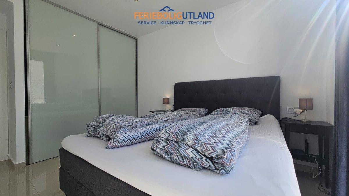 6 soveværelse Villa til salg i Villamartin med swimmingpool garage - € 546.950 (Ref: 10113558)