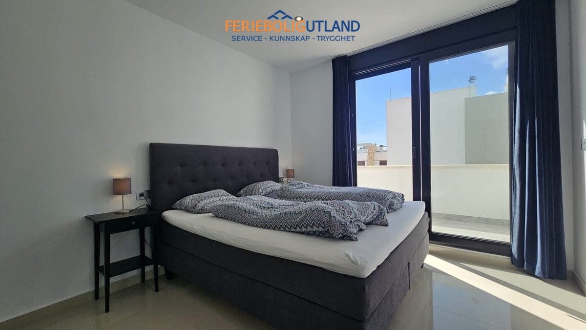 6 soveværelse Villa til salg i Villamartin med swimmingpool garage - € 546.950 (Ref: 10113558)