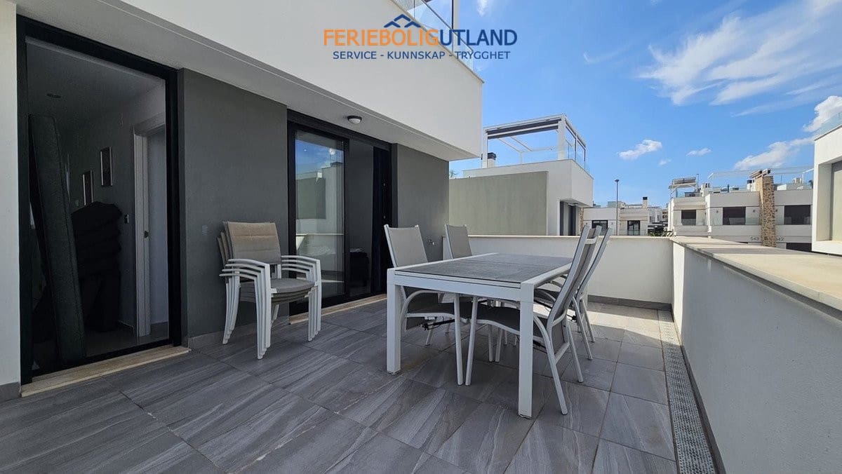 6 soveværelse Villa til salg i Villamartin med swimmingpool garage - € 546.950 (Ref: 10113558)