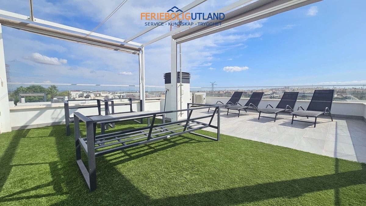 6 soveværelse Villa til salg i Villamartin med swimmingpool garage - € 546.950 (Ref: 10113558)