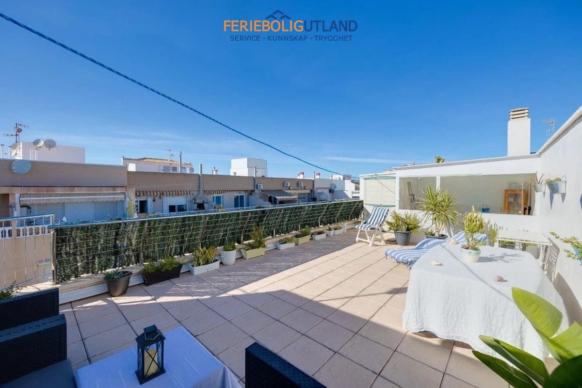 3 sypialnia Penthouse na sprzedaż w Torrevieja z basenem garażem - 329 000 € (Ref: 10117097)