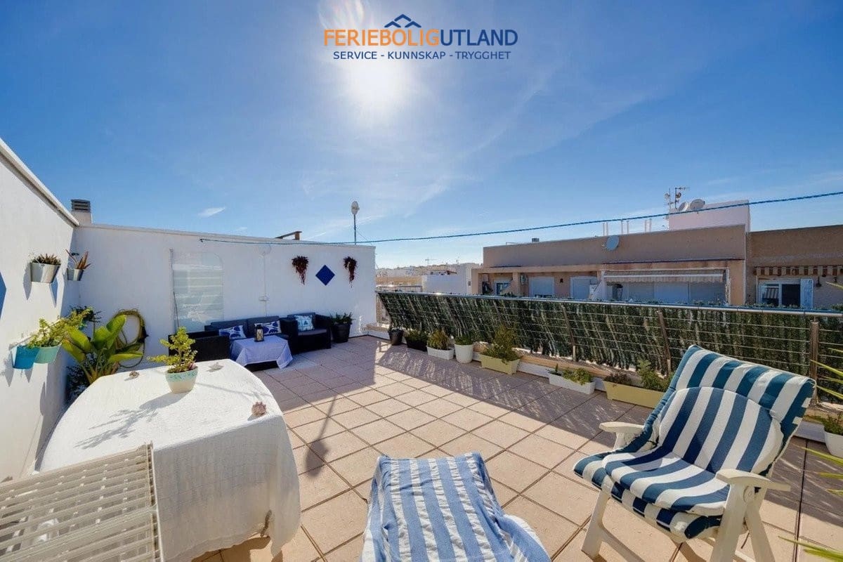 3 sypialnia Penthouse na sprzedaż w Torrevieja z basenem garażem - 329 000 € (Ref: 10117097)