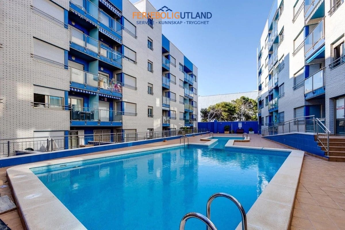 3 sypialnia Penthouse na sprzedaż w Torrevieja z basenem garażem - 329 000 € (Ref: 10117097)