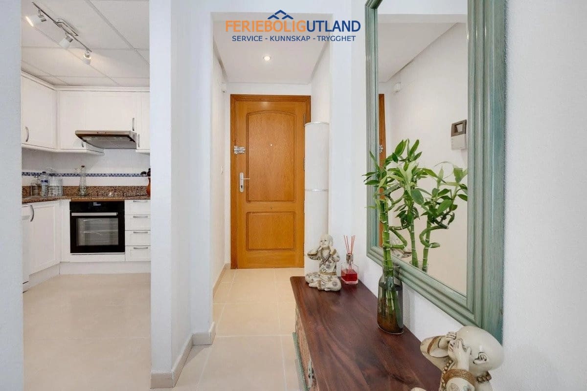 3 sypialnia Penthouse na sprzedaż w Torrevieja z basenem garażem - 329 000 € (Ref: 10117097)