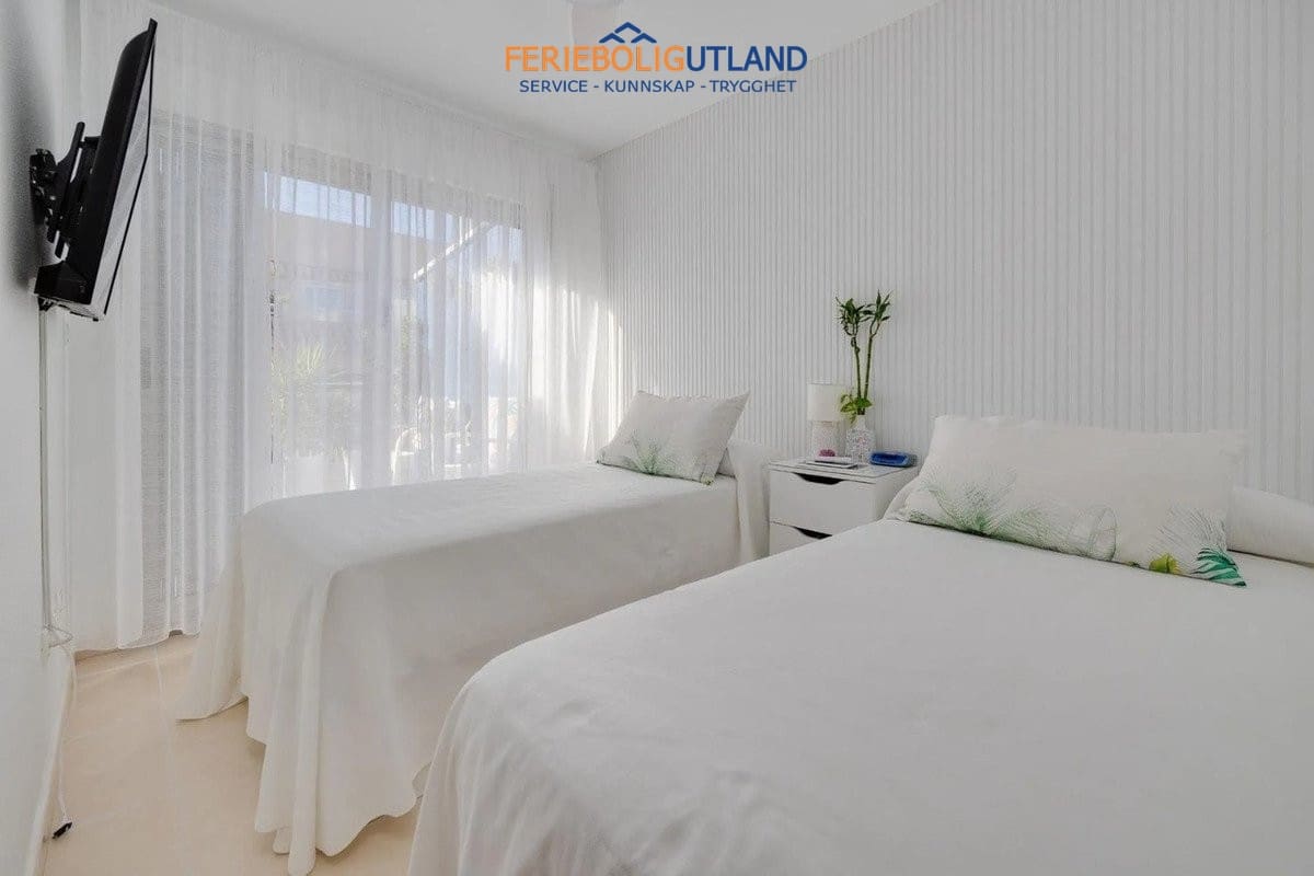 3 sypialnia Penthouse na sprzedaż w Torrevieja z basenem garażem - 329 000 € (Ref: 10117097)