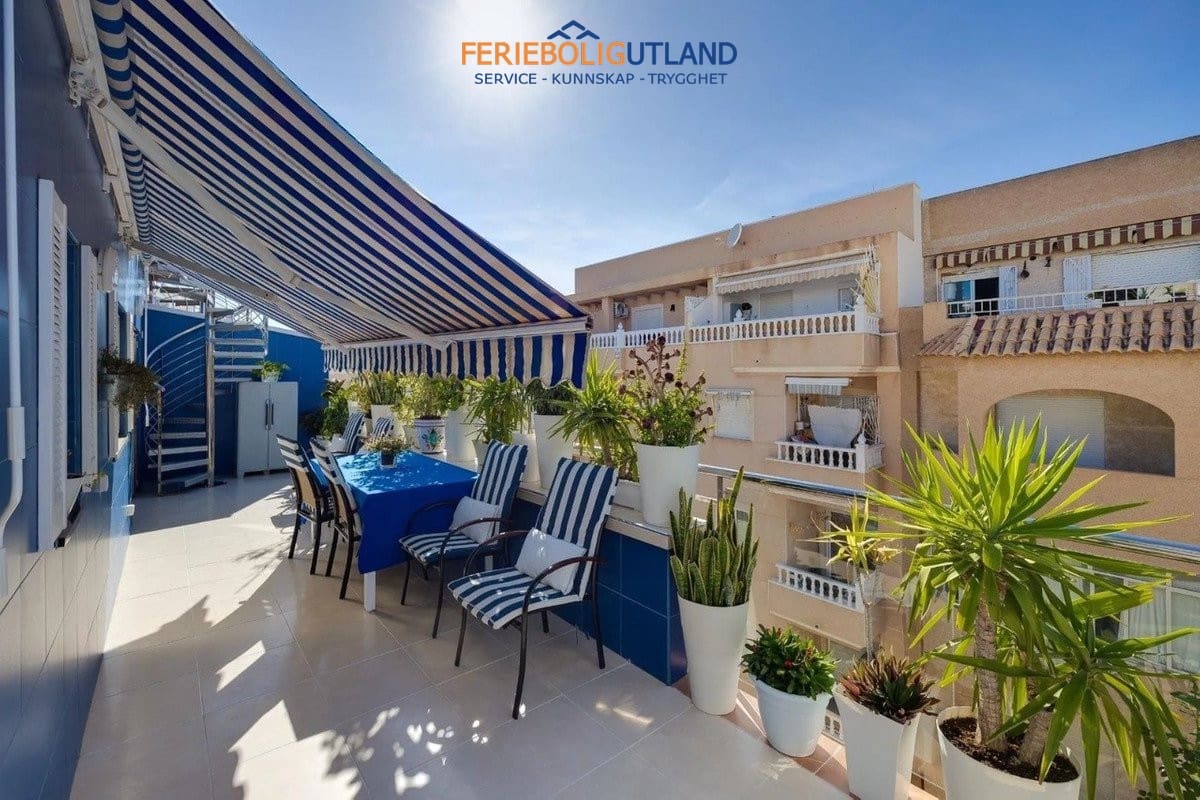 3 sypialnia Penthouse na sprzedaż w Torrevieja z basenem garażem - 329 000 € (Ref: 10117097)