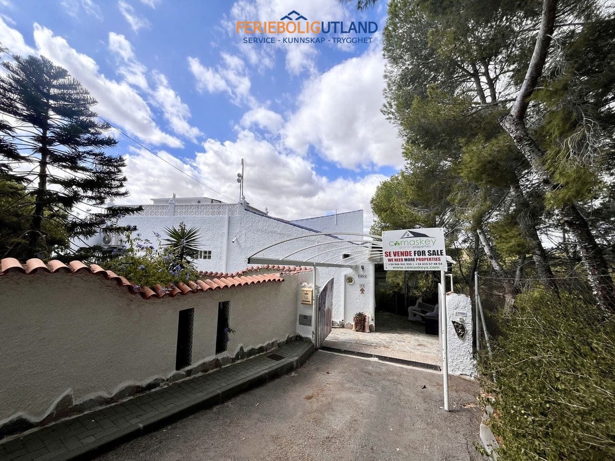 Chalet de 3 habitaciones en Pinar de Campoverde en venta con garaje - 329.950 € (Ref: 10117100)