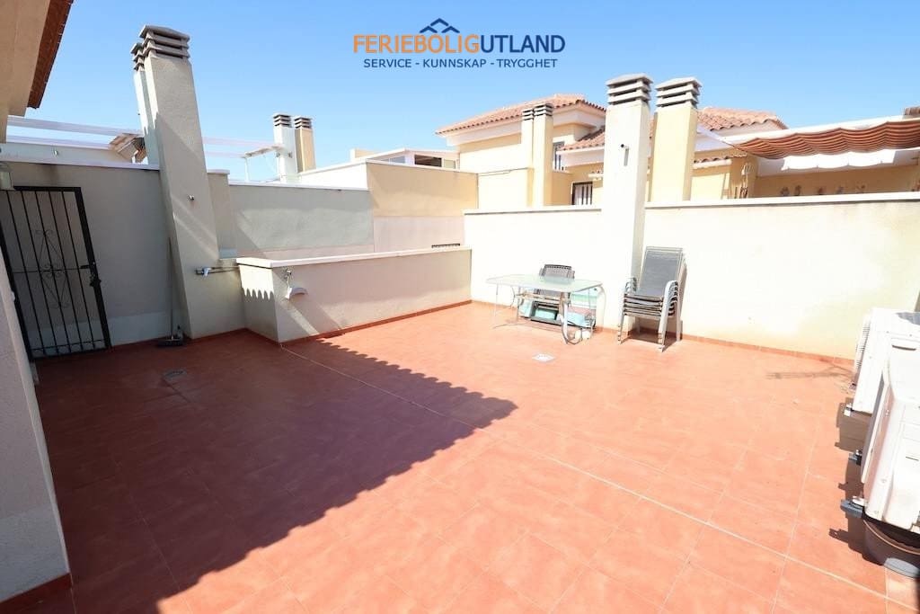 2 bedroom Apartment for sale in Torrevieja with pool garage - € 210,000 (Ref: 10120770)