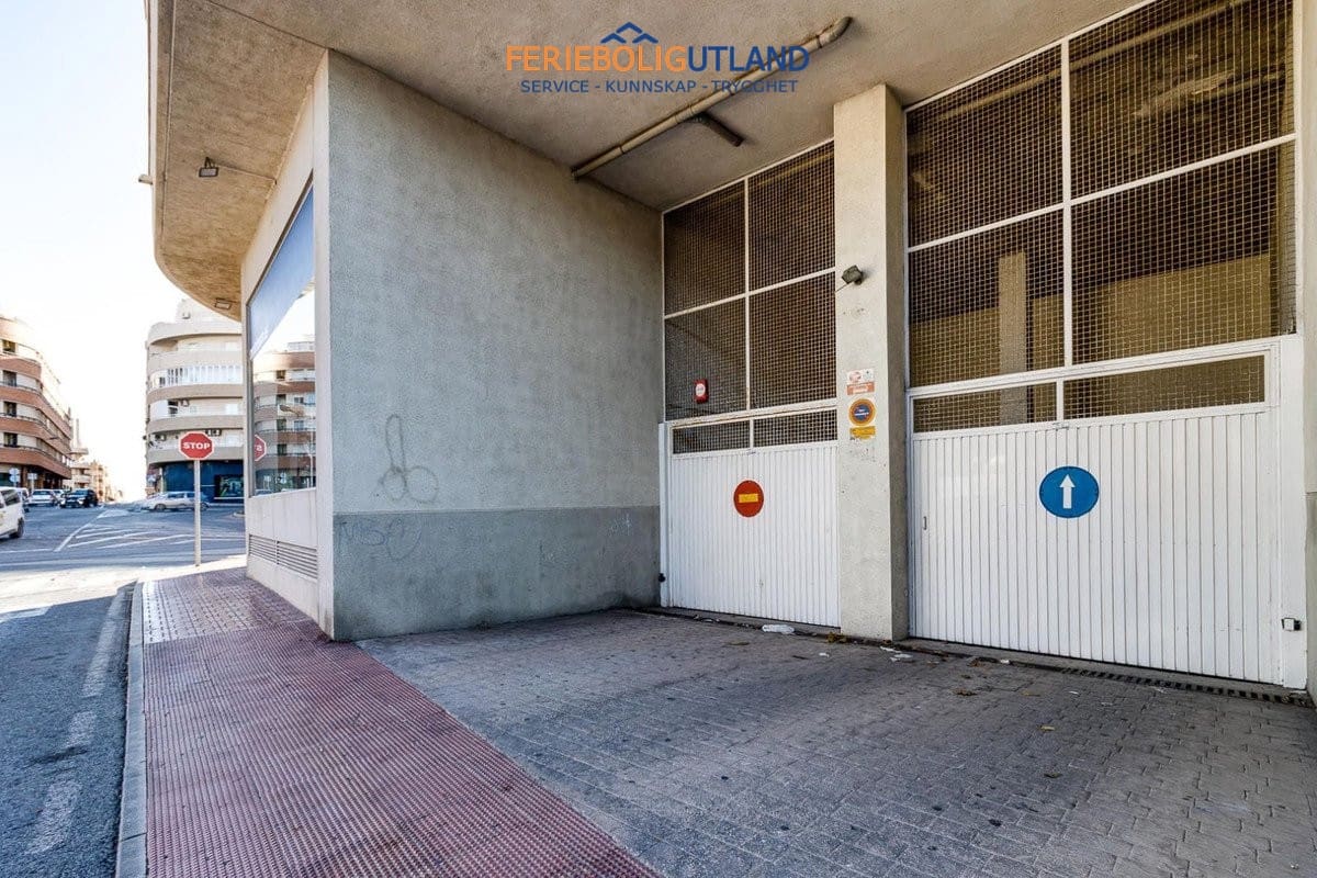 2 quarto Apartamento para venda em Torrevieja com piscina - 140 969 € (Ref: 10120897)