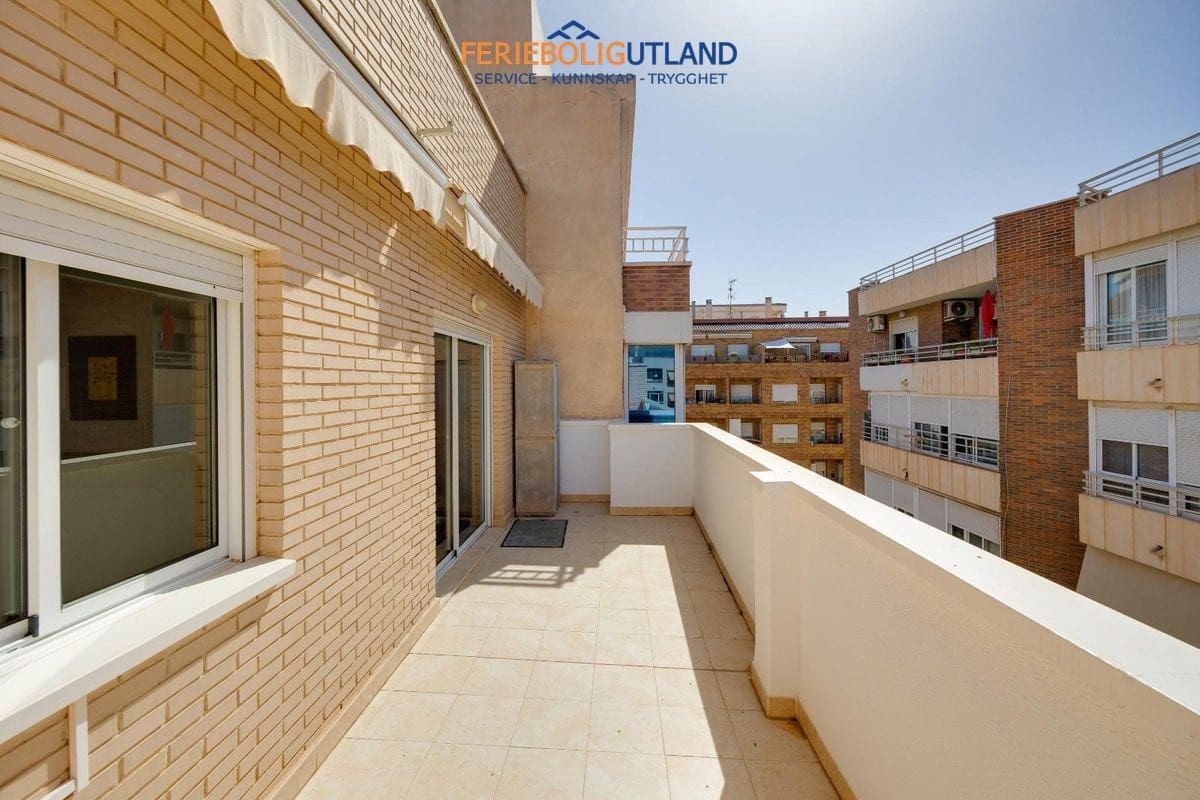 3 makuuhuone Kattohuoneisto myytävänä paikassa Torrevieja - 310 969 € (Ref: 10124784)