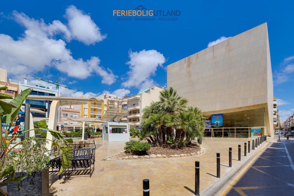 3 makuuhuone Kattohuoneisto myytävänä paikassa Torrevieja - 310 969 € (Ref: 10124784)