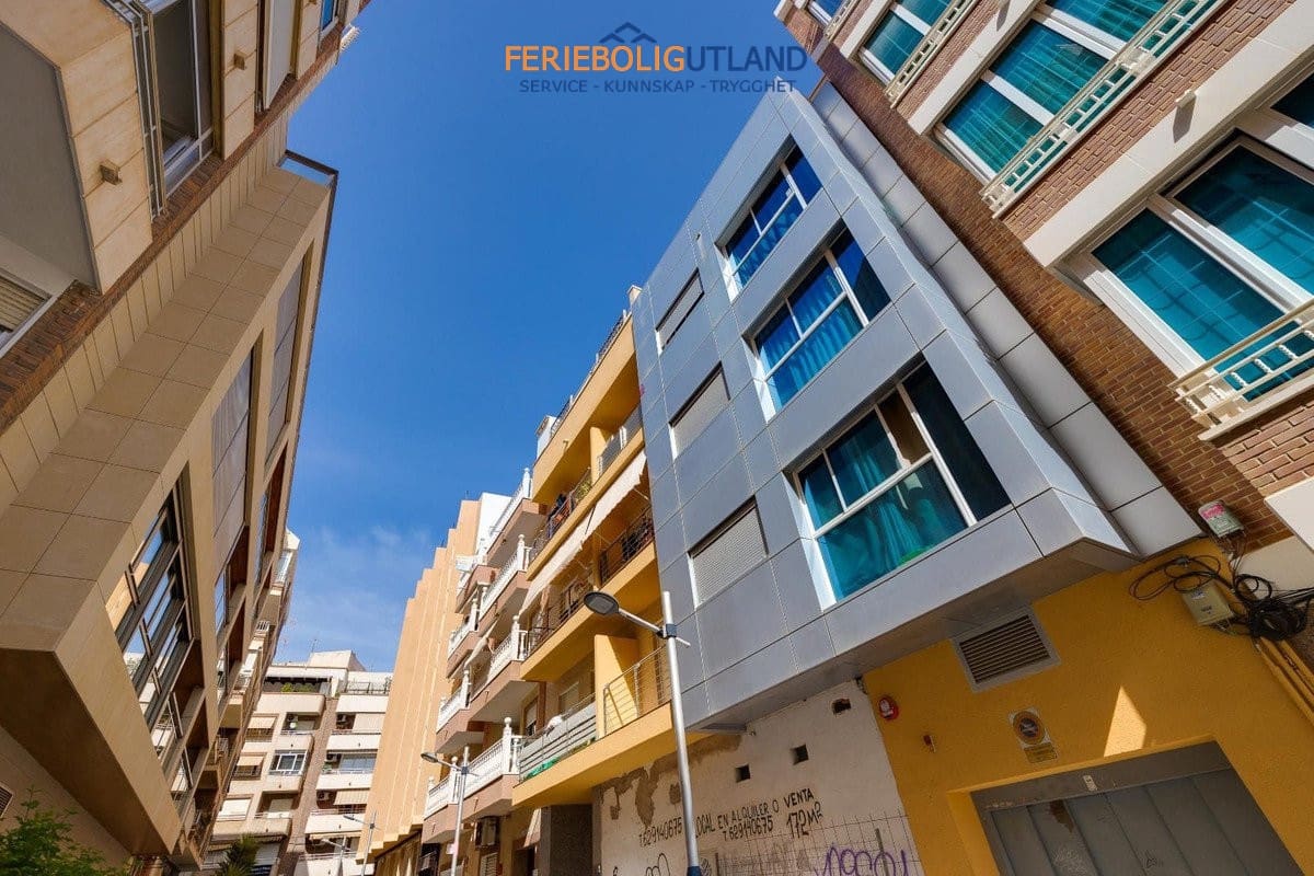 3 makuuhuone Kattohuoneisto myytävänä paikassa Torrevieja - 310 969 € (Ref: 10124784)